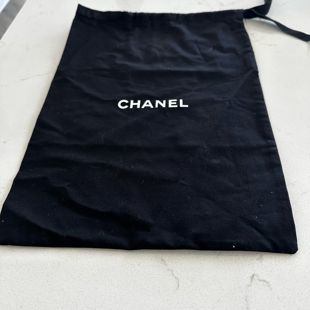 Chanel Dust Bag kept in pet & smoke free home. - Picture 2 of 4